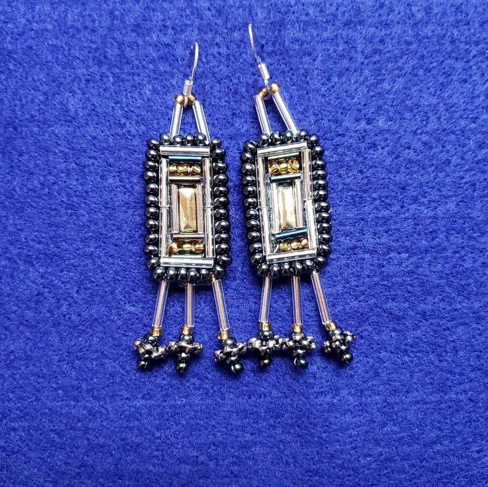 "Azteca" Beaded dangle earrings - Picture 2 of 3